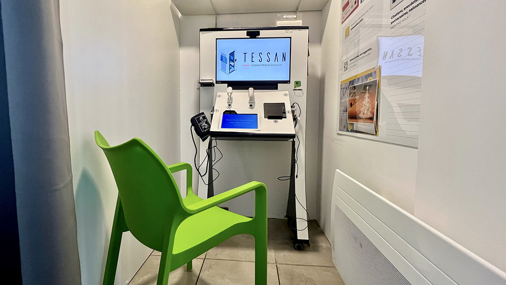 BORNE DE TÉLÉCONSULTATION TESSAN Vaccination-la-pharmacie-vert-pom